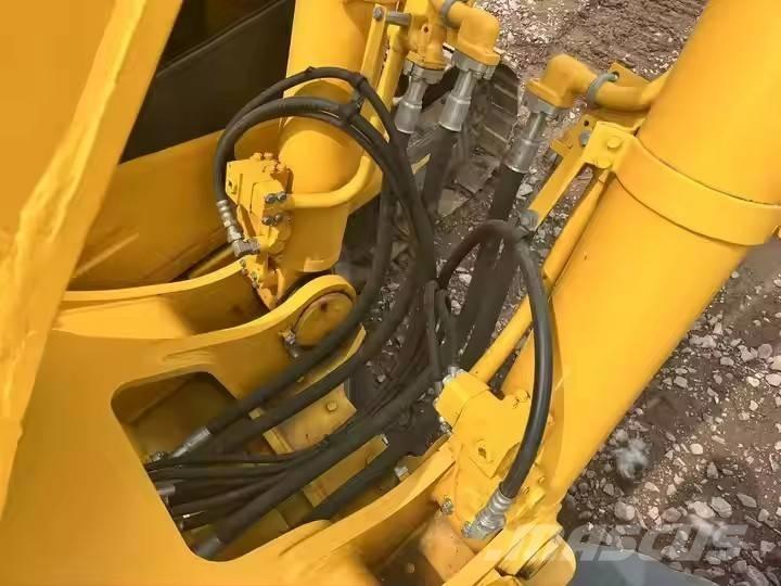 Komatsu PC450-7 Vikšriniai ekskavatoriai
