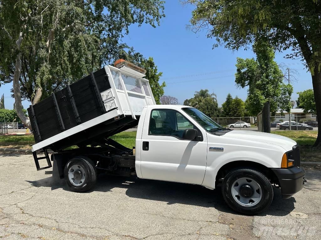 Ford F 250 Savivarčių priekabų vilkikai