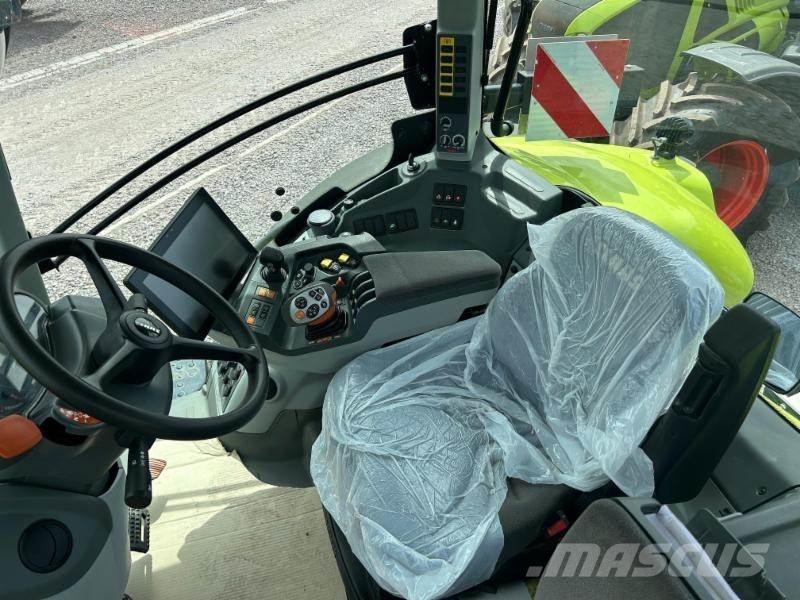 CLAAS AXION 870 Traktoriai
