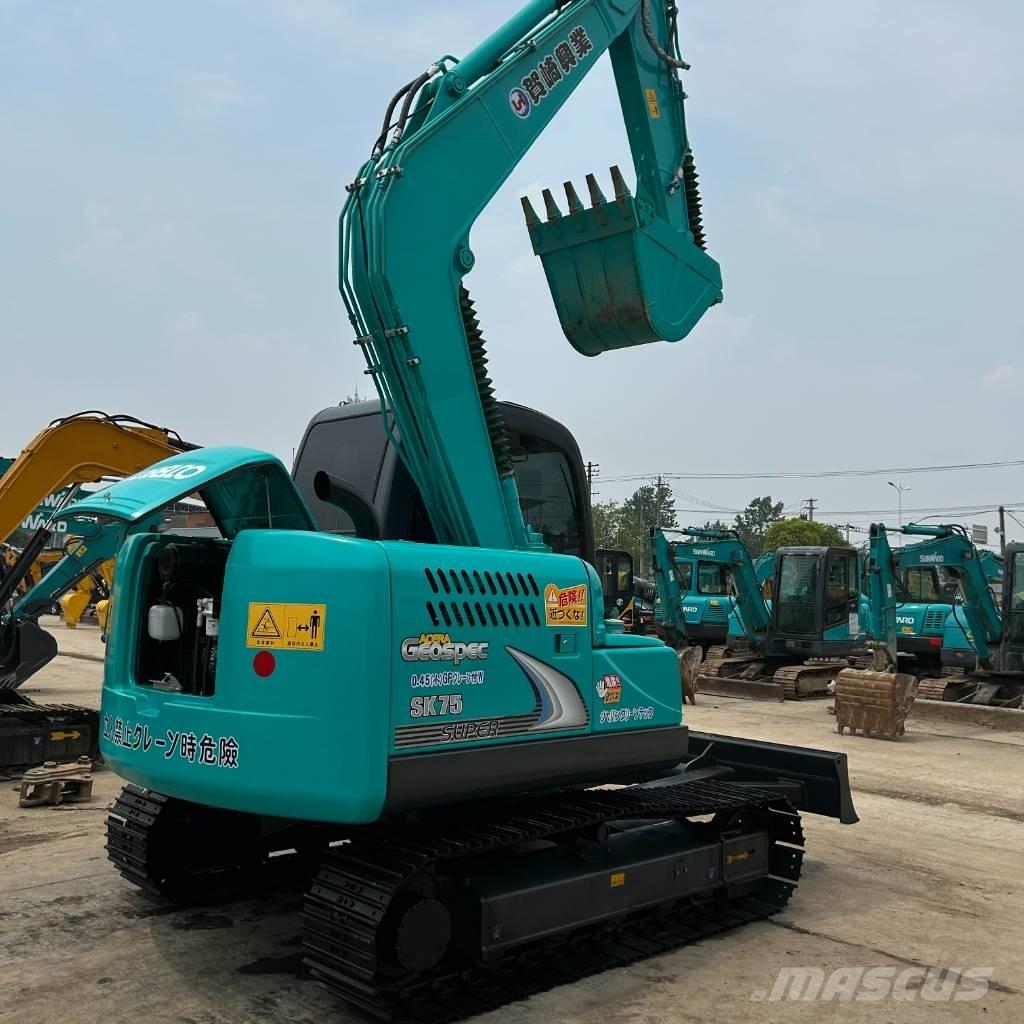 Kobelco 75 Vikšriniai ekskavatoriai