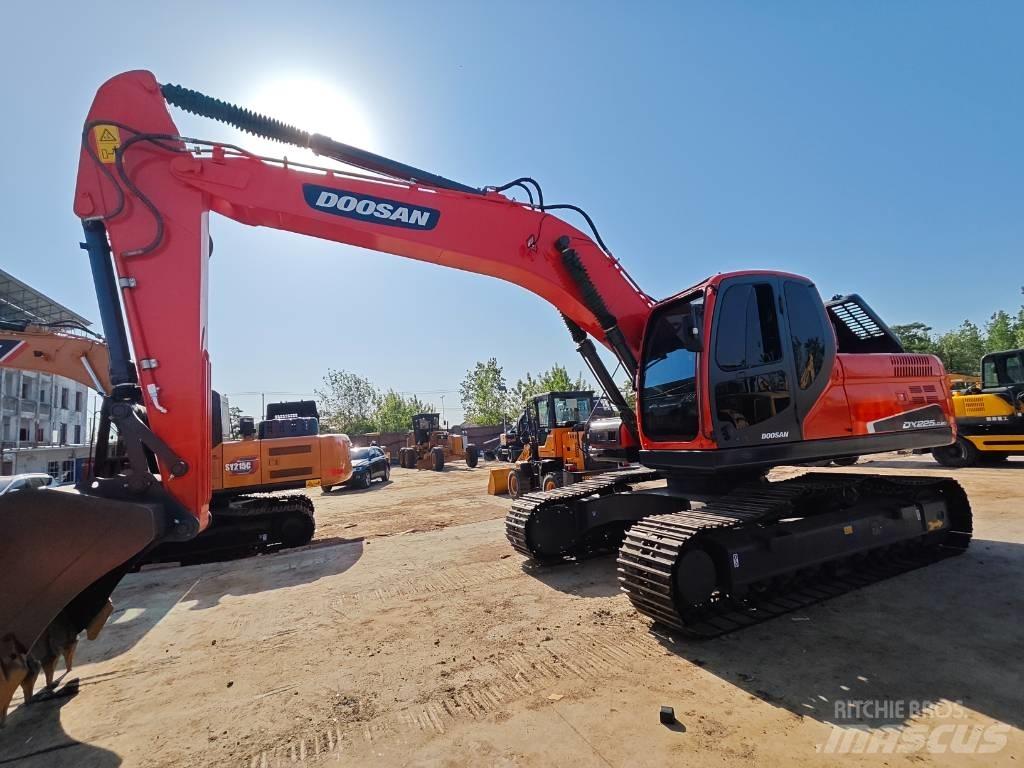 Doosan DX 225 LC Vikšriniai ekskavatoriai