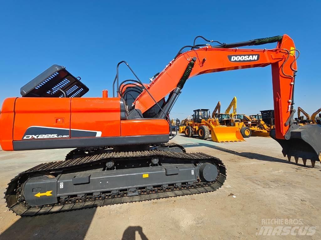 Doosan DX 225 LC Vikšriniai ekskavatoriai