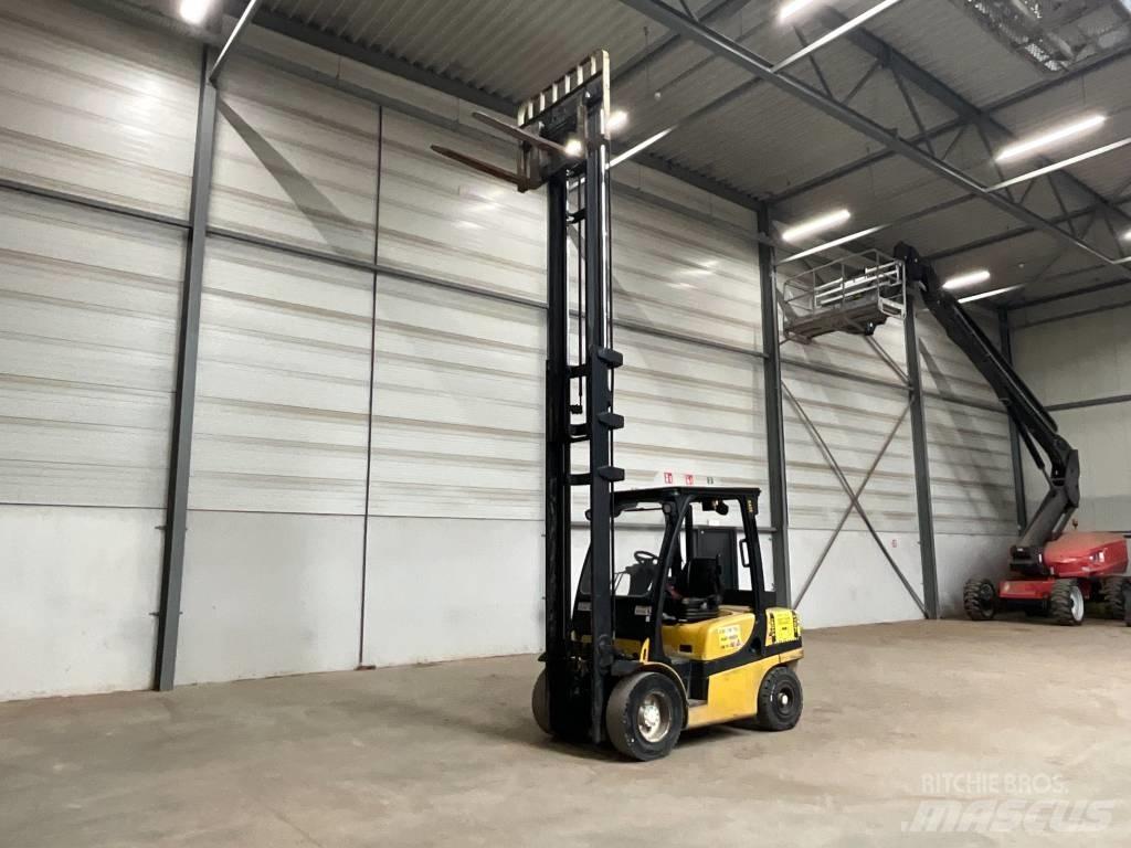 Yale GDP 35 VX Dyzeliniai krautuvai