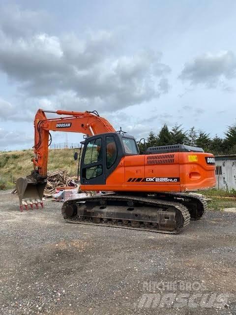 Doosan DX 225 NLC Vikšriniai ekskavatoriai