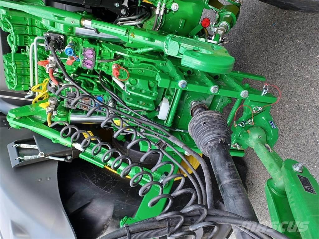 John Deere C441R Ritinių presai