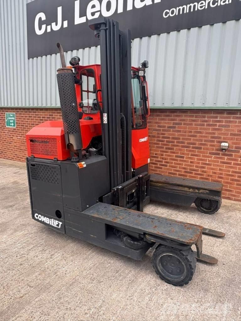 Combilift C 3000 Krautuvai su pakrovimu iš šonų
