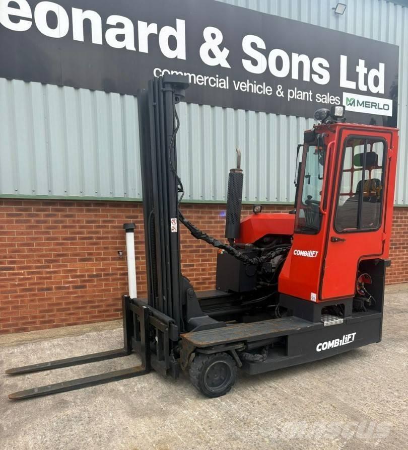 Combilift C 3000 Krautuvai su pakrovimu iš šonų