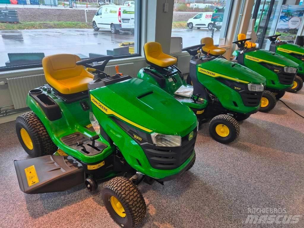 John Deere X 107 Sodo traktoriukai-vejapjovės