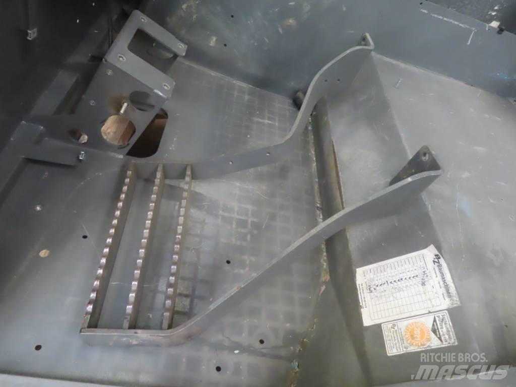 Kramer 353-354 Kabinos ir interjeras