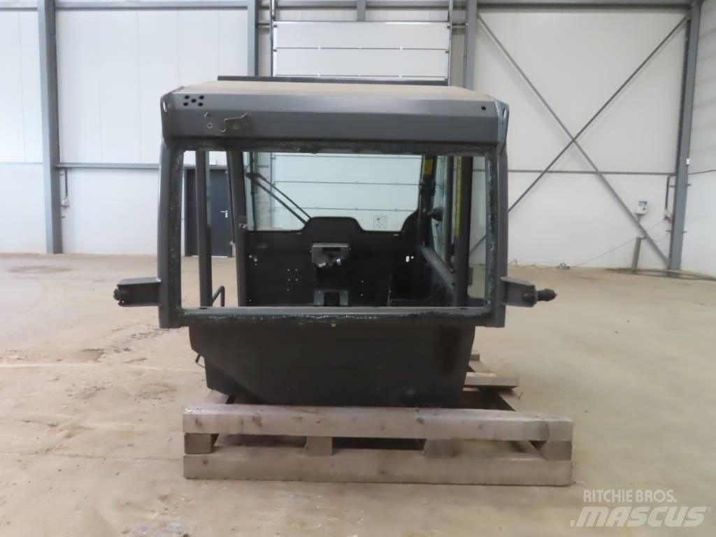 Kramer 353-354 Kabinos ir interjeras
