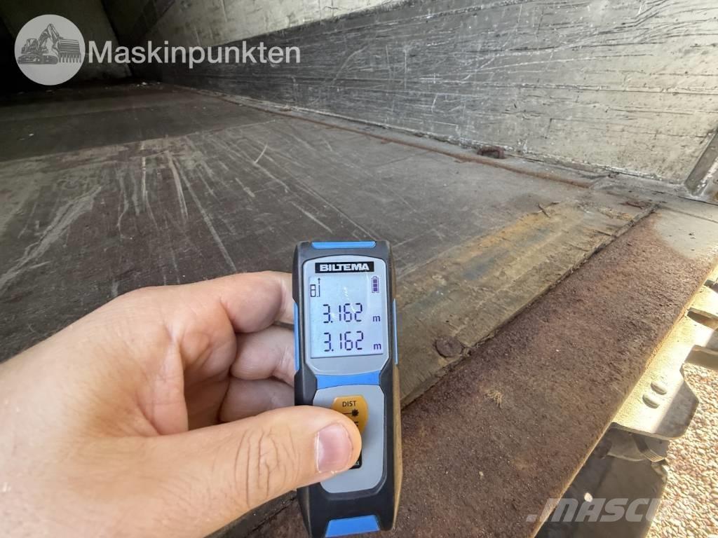 Schmitz SKO 24 Dengtos puspriekabės