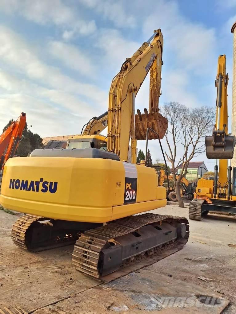 Komatsu PC 200-7 Vikšriniai ekskavatoriai
