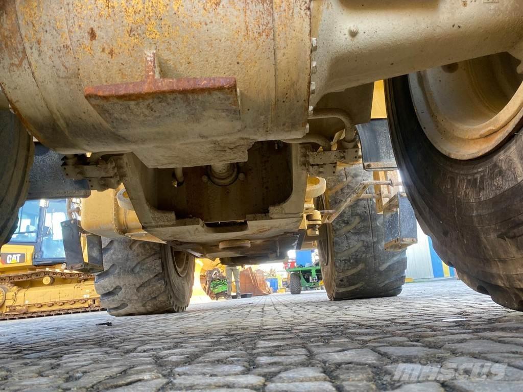 CAT 972G NVT Naudoti ratiniai krautuvai