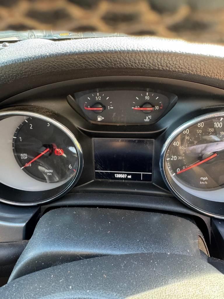 Vauxhall Astra Lengvieji automobiliai