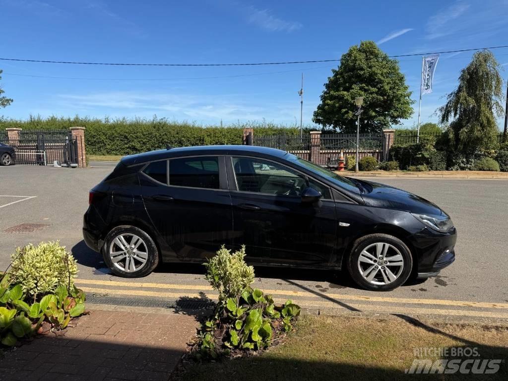 Vauxhall Astra Lengvieji automobiliai