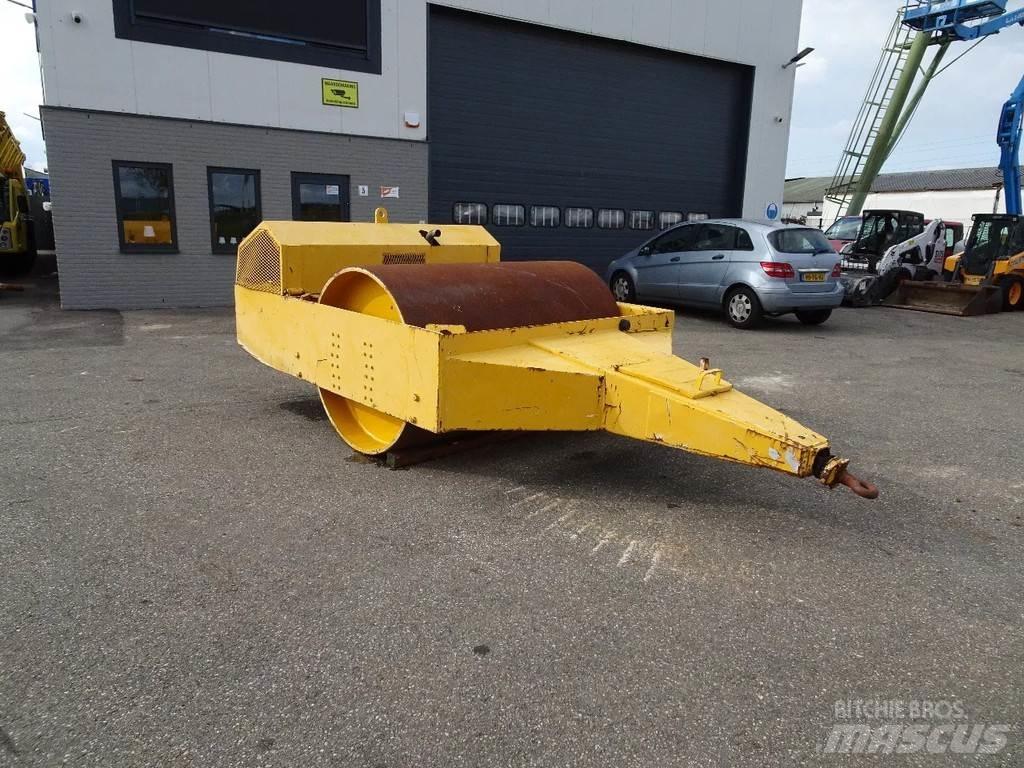 Dynapac CH47 Kiti volai