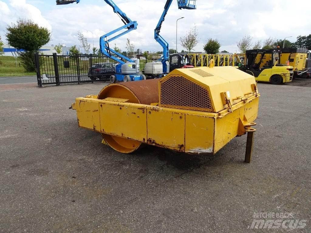 Dynapac CH47 Kiti volai