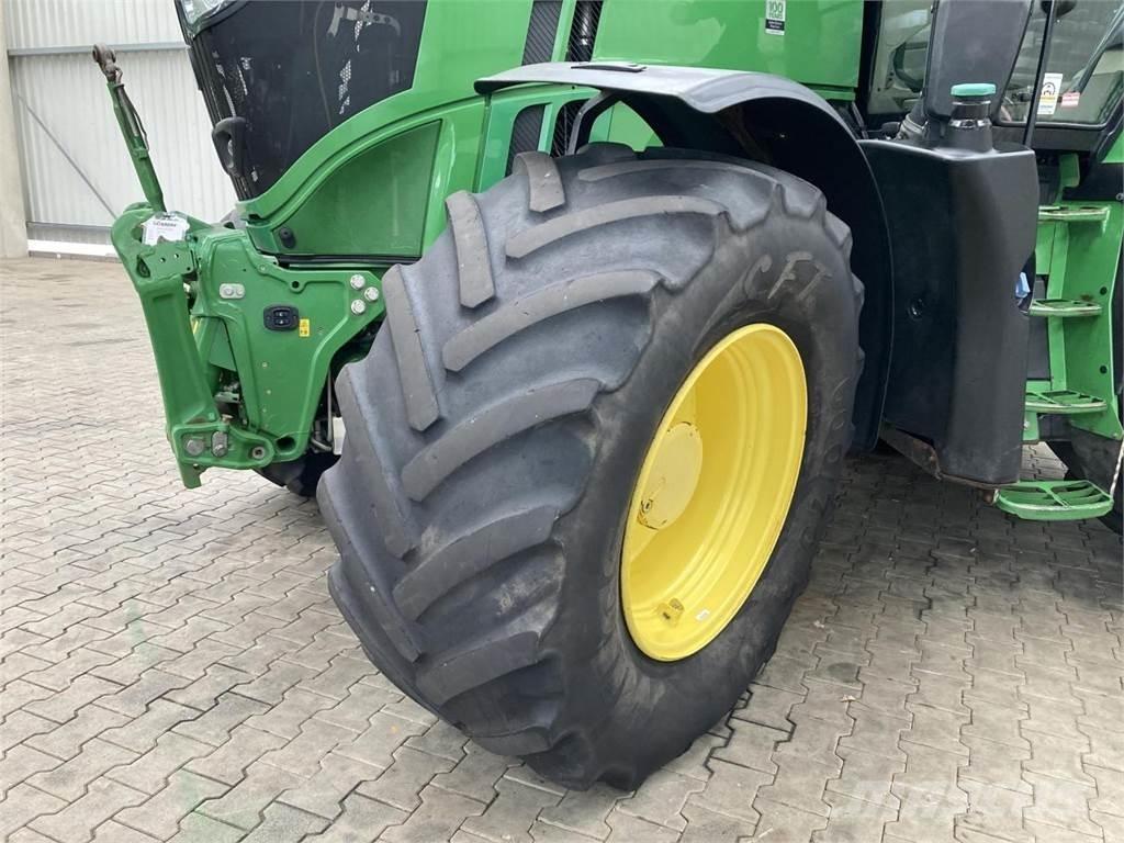 John Deere 6230R Traktoriai