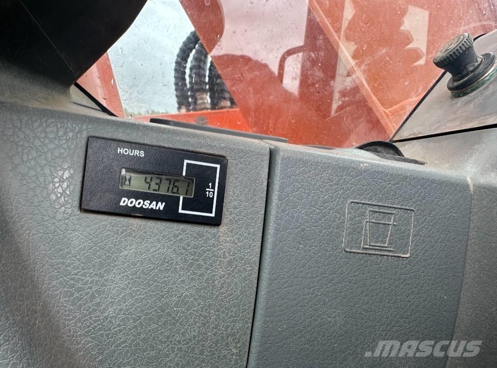 Doosan DX 140 LCR-3 Vikšriniai ekskavatoriai