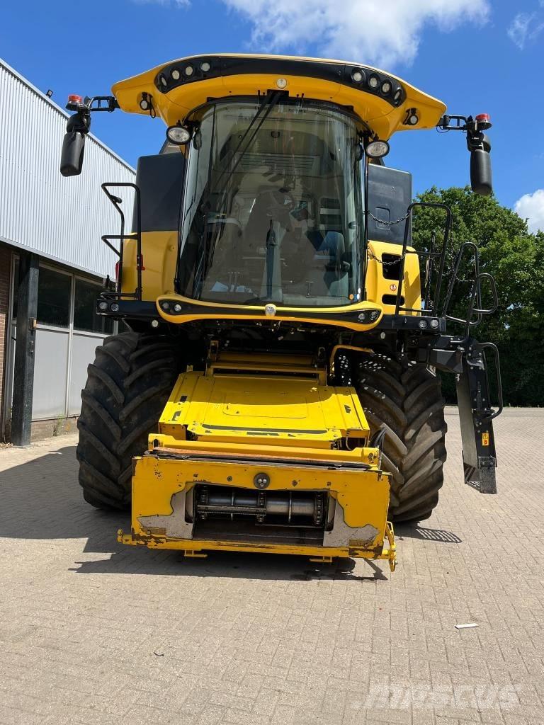 New Holland CR 8.80 Derliaus nuėmimo kombainai