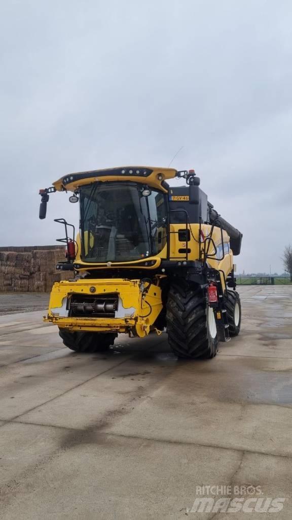 New Holland CR 8.80 Derliaus nuėmimo kombainai