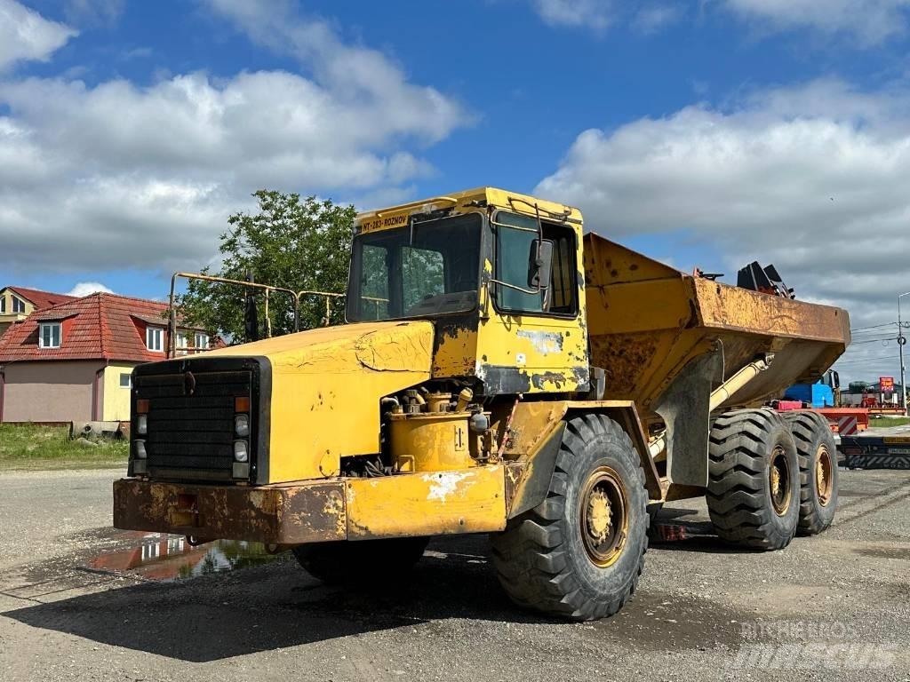 CAT D 300 E Karjeriniai savivarčiai