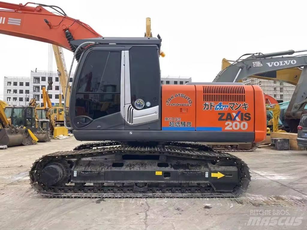 Hitachi ZX 200 Vikšriniai ekskavatoriai