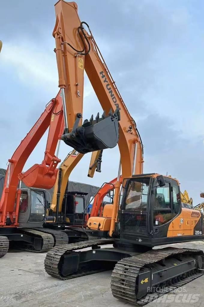 Hyundai 220-9 Vikšriniai ekskavatoriai