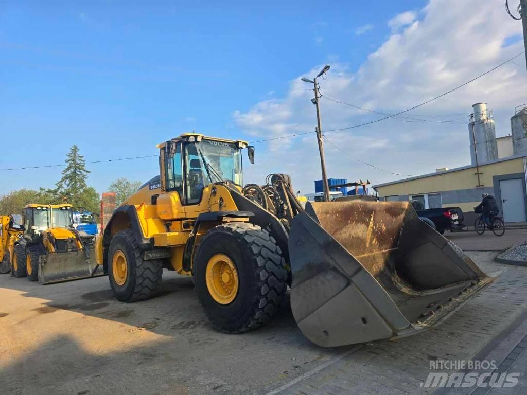 Volvo L 180 H Naudoti ratiniai krautuvai