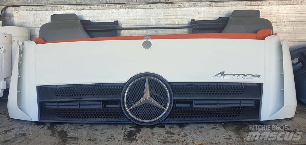 Mercedes-Benz Actros Kabinos ir salonai