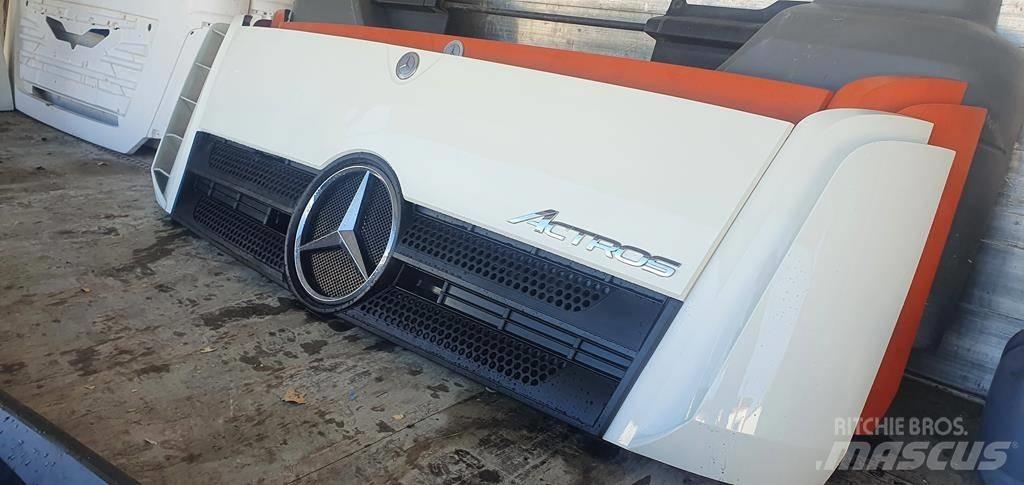 Mercedes-Benz Actros Kabinos ir salonai