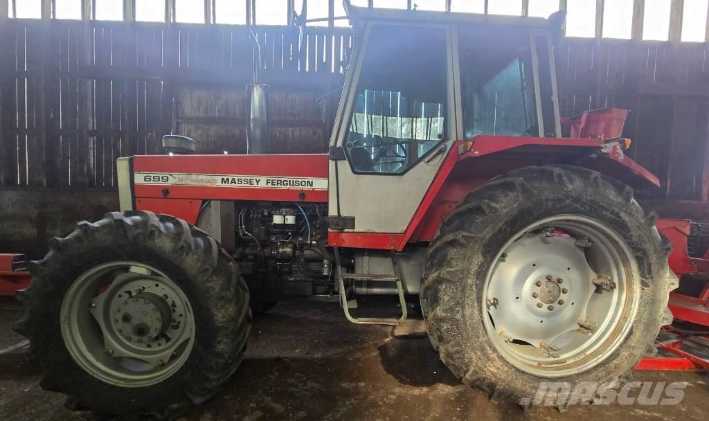 Massey Ferguson 699 Traktoriai