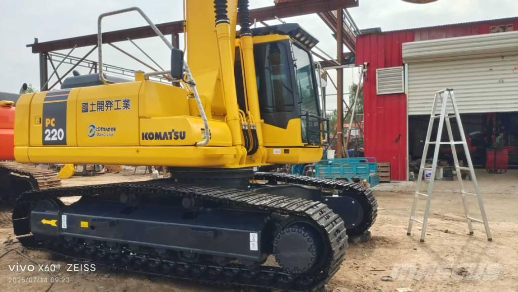 Komatsu 220 Vikšriniai ekskavatoriai