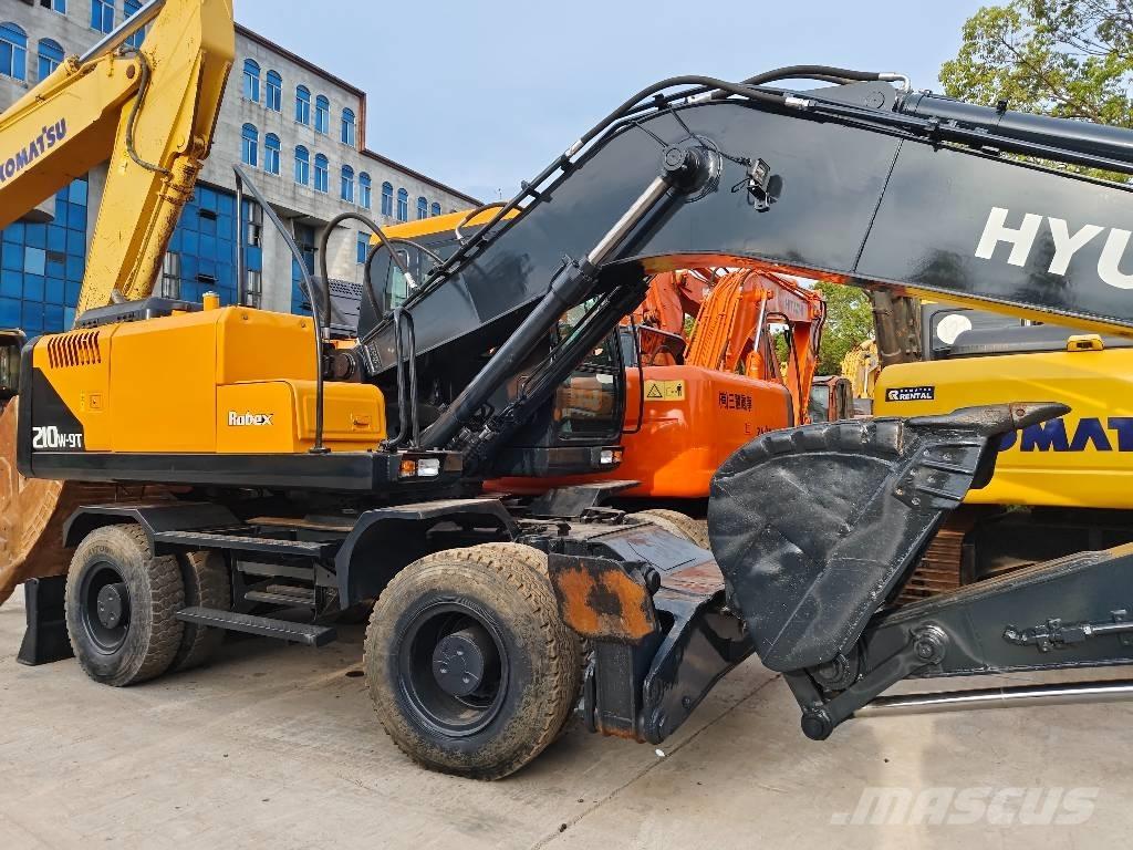 Hyundai R210W-9 Ratiniai ekskavatoriai