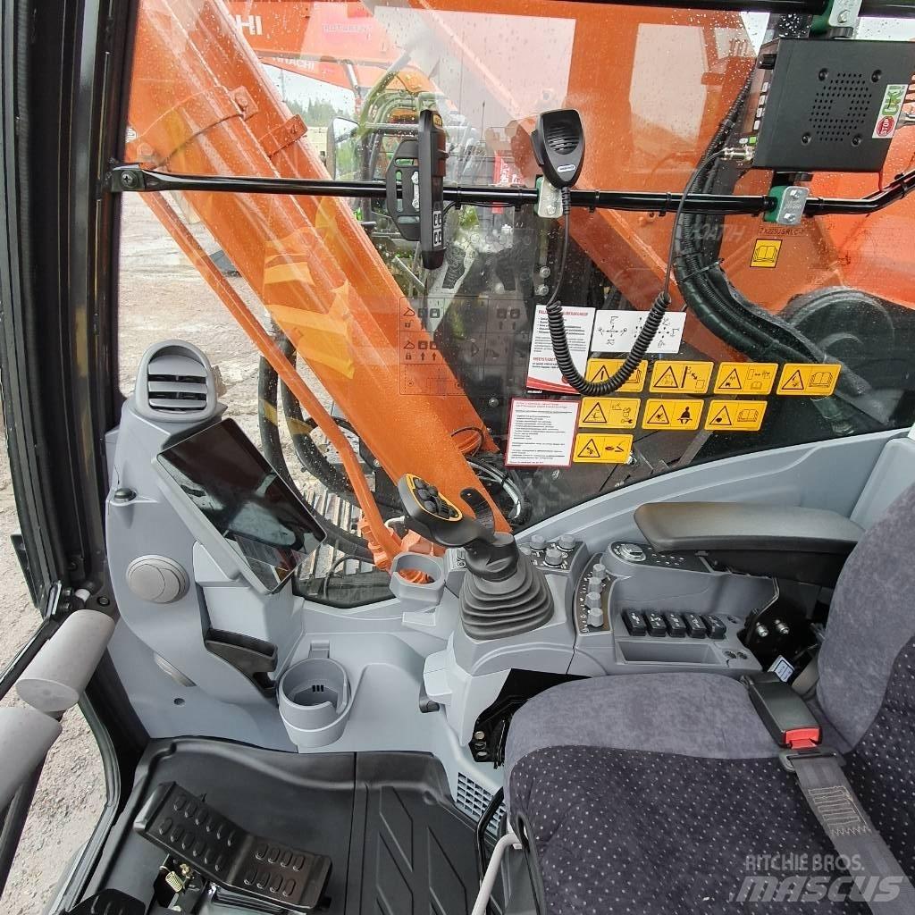 Hitachi ZX225USRLC-7 Vikšriniai ekskavatoriai