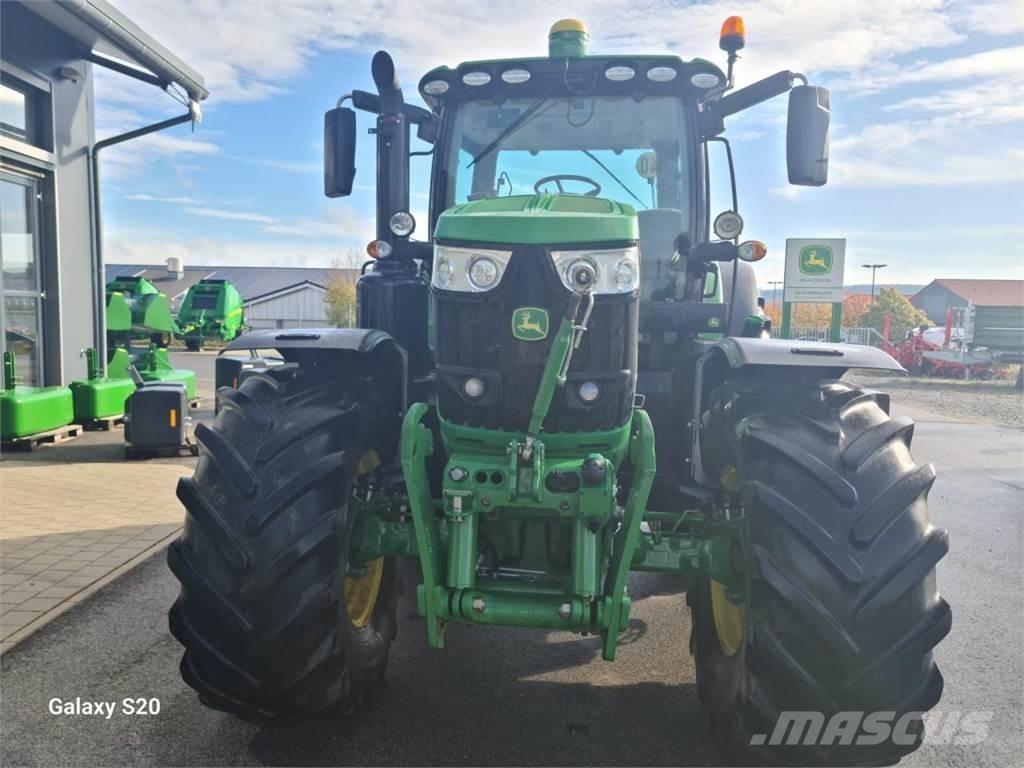 John Deere 6215R Traktoriai
