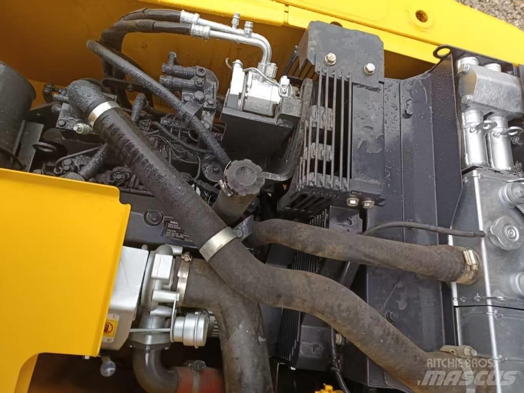 Komatsu PC130 Vikšriniai ekskavatoriai