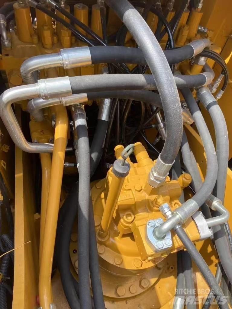 CAT 320D2 Vikšriniai ekskavatoriai