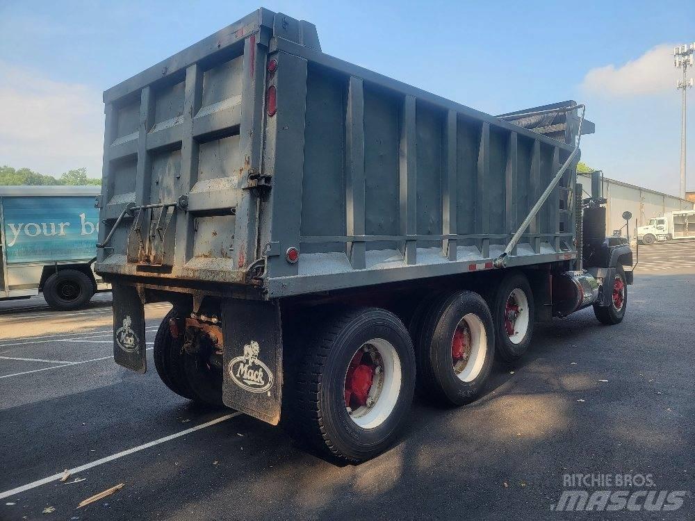 Mack RD688S Savivarčių priekabų vilkikai