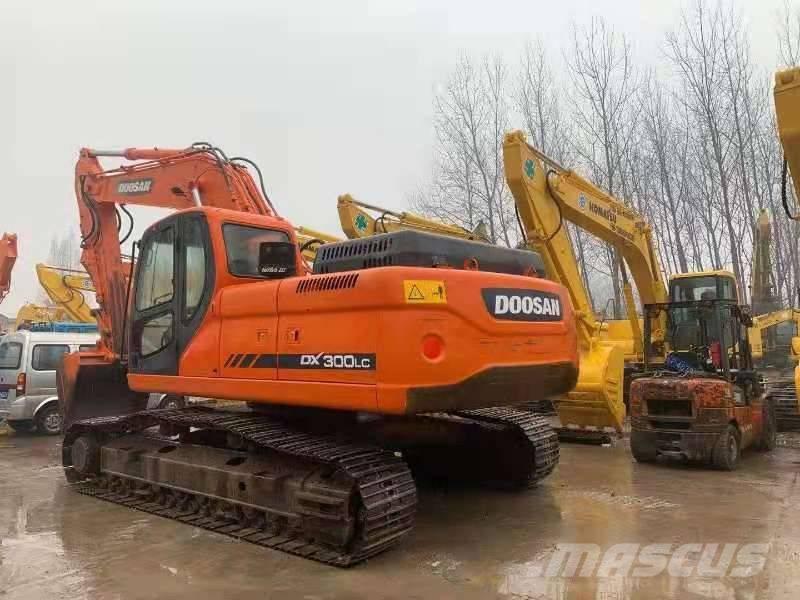 Doosan DX300LC Vikšriniai ekskavatoriai