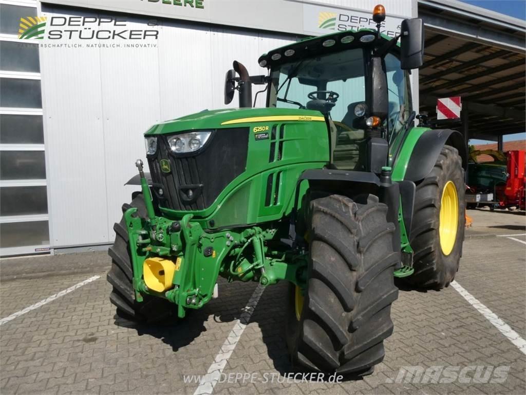 John Deere 6250R Traktoriai