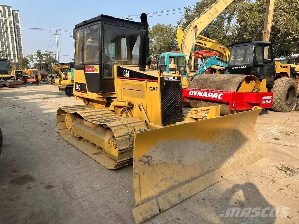 CAT D5C Vikšriniai buldozeriai