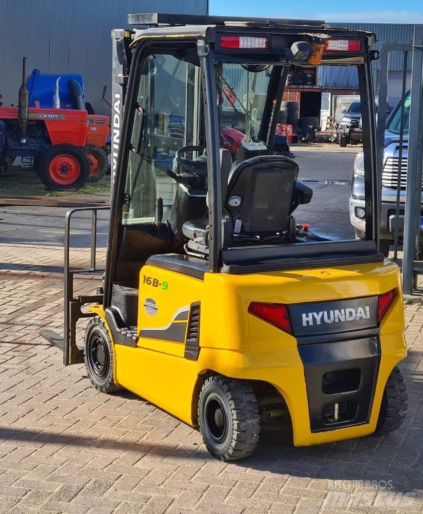 Hyundai 16 B-9 Elektriniai šakiniai krautuvai
