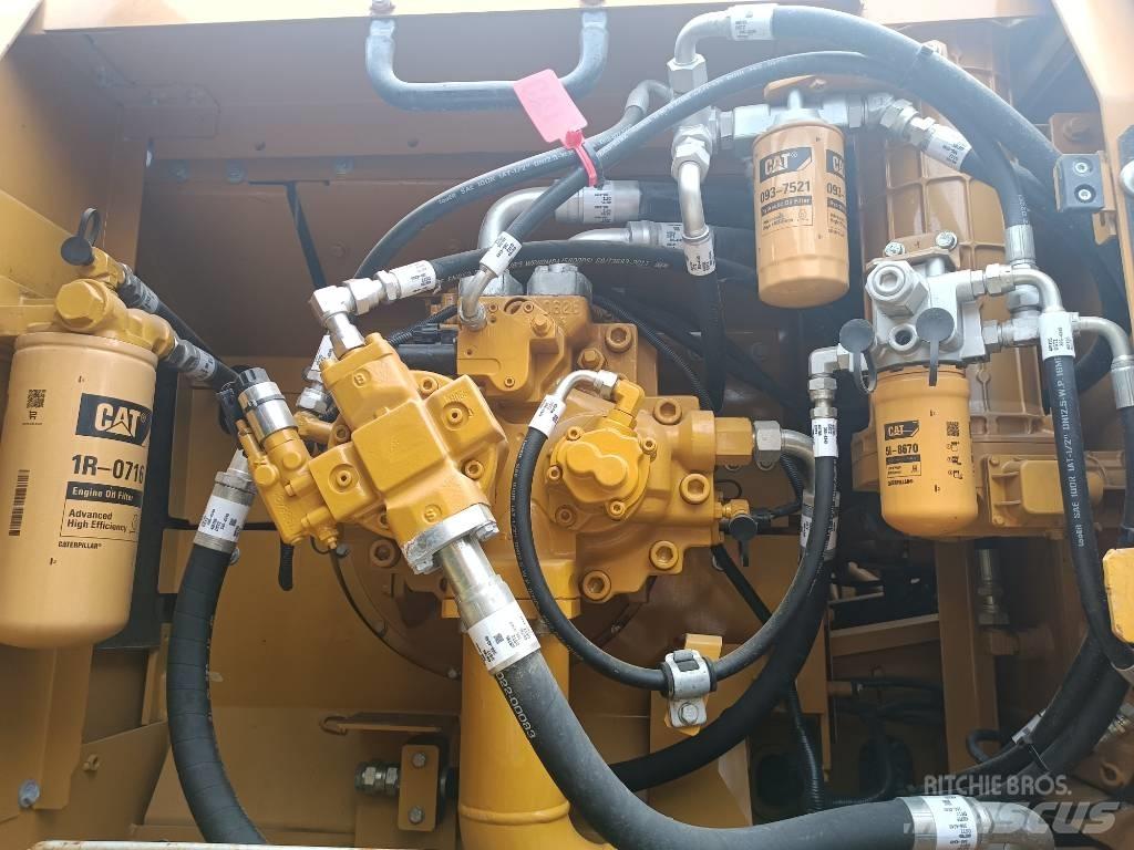 CAT 330 D Vikšriniai ekskavatoriai