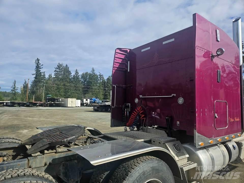 Peterbilt 388 Naudoti vilkikai