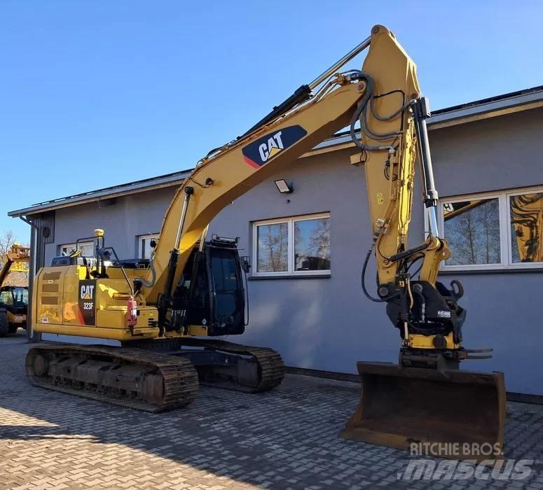 CAT 323 F L Vikšriniai ekskavatoriai