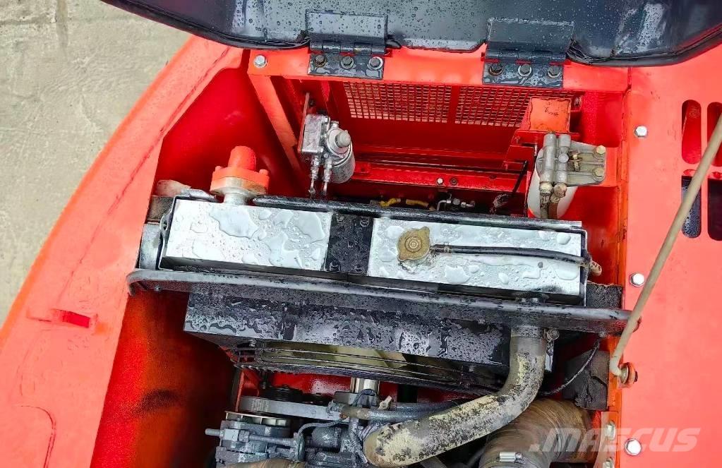 Doosan DX 140 Vikšriniai ekskavatoriai