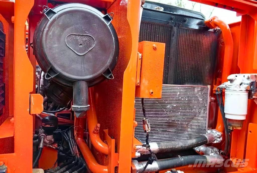 Doosan DX 140 Vikšriniai ekskavatoriai