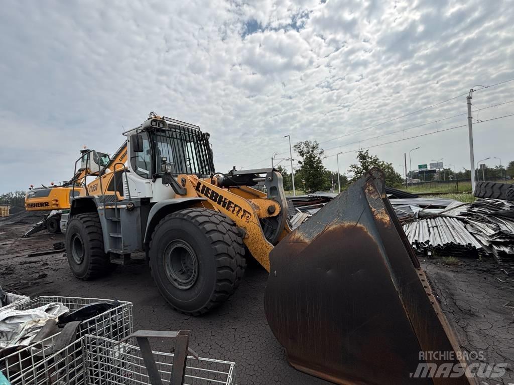 Liebherr L 566 Naudoti ratiniai krautuvai