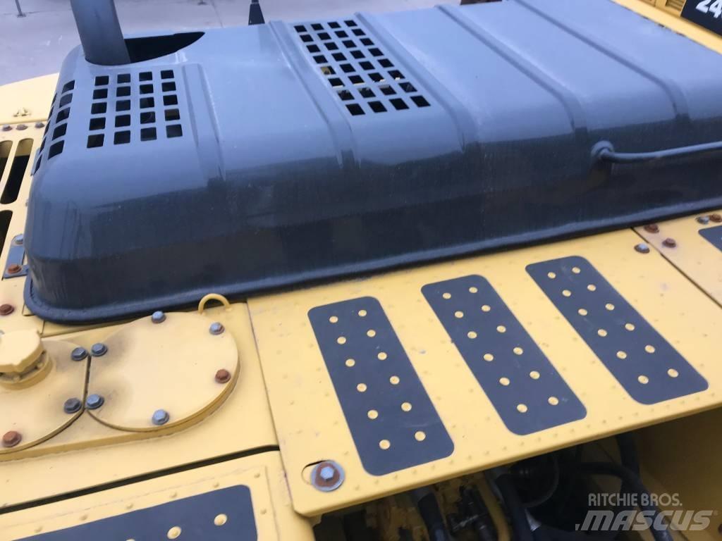 Komatsu PC 220-8 Vikšriniai ekskavatoriai
